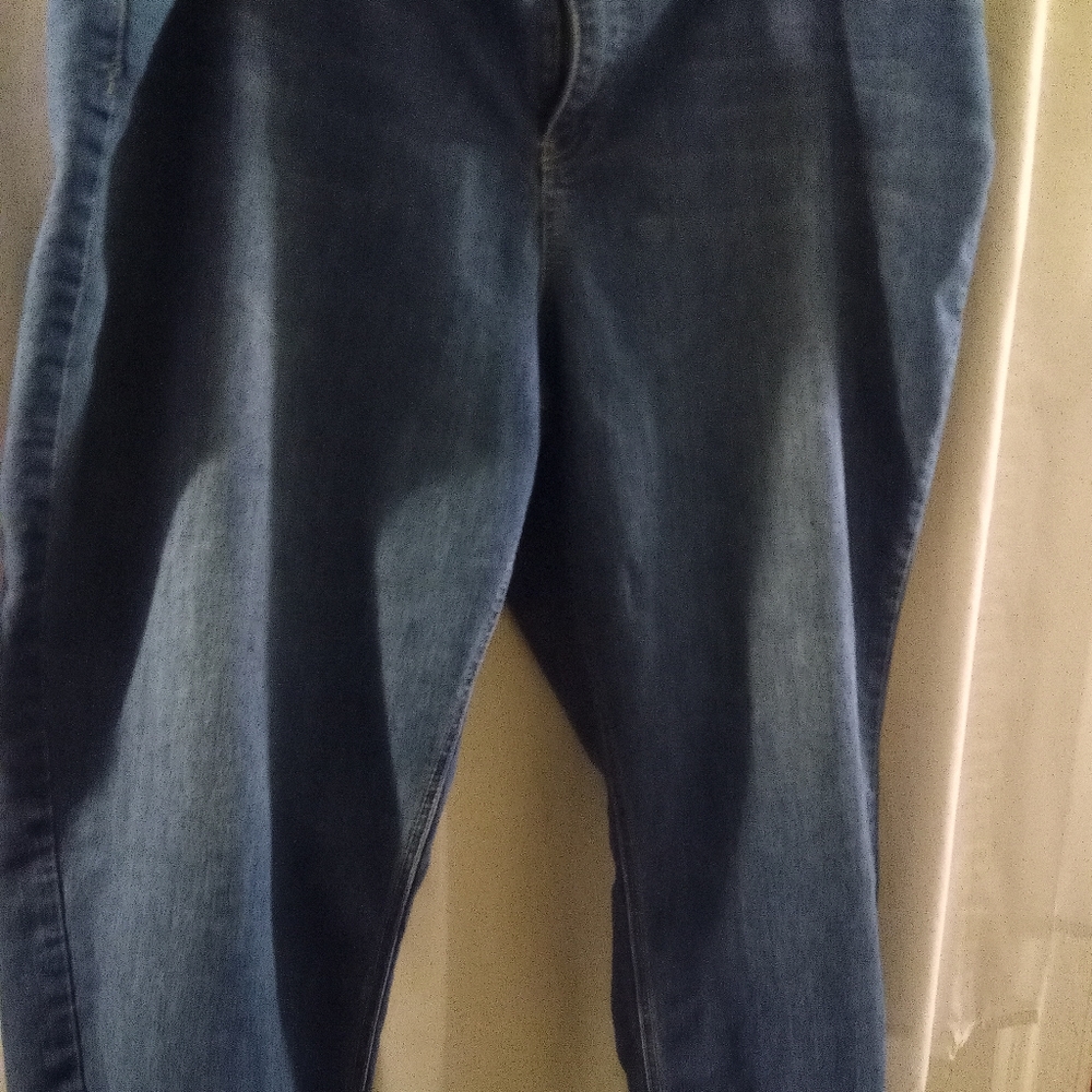 VERY NICE! CJ BANKS LADIES JEANS